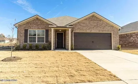 5366 Greenwood Rd, Horn Lake, MS 38637