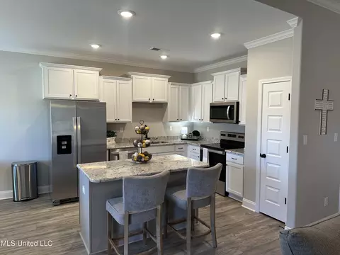 Kitchen - 564 Andys Way, Hernando, MS 38632 photo 1 of 4