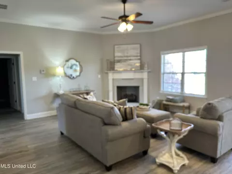 Living - 564 Andys Way, Hernando, MS 38632 photo 1 of 6