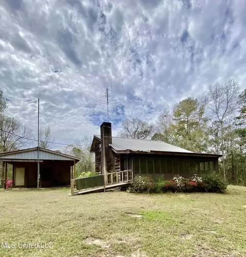 121 Hammock Rd, Carriere, MS 39426