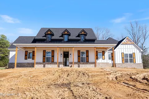 13914 Holly Springs Road Rd, Byhalia, MS 38611
