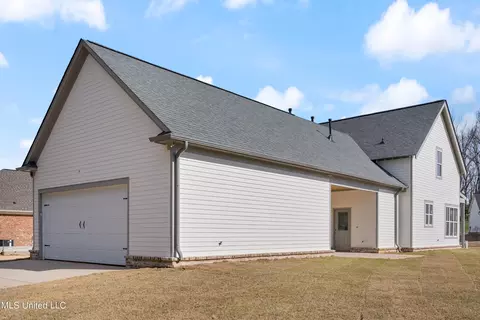 Exterior - 3042 Ac Freeman Dr N, Hernando, MS 38632 photo 4 of 5