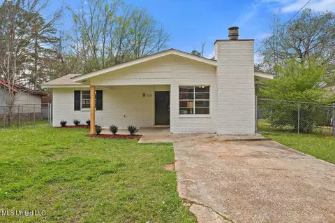 120 Larado Dr, Clinton, MS 39056