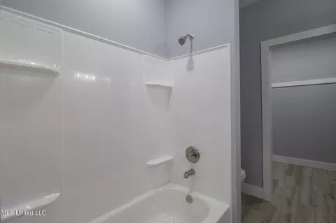 Bath - 1016 W Elmer Ave, Wiggins, MS 39577 photo 3 of 3