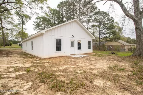 Exterior - 1016 W Elmer Ave, Wiggins, MS 39577 photo 3 of 3