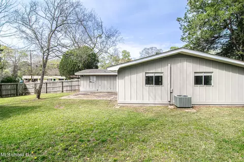 Exterior - 1307 Springdale Dr, Jackson, MS 39211 photo 2 of 3
