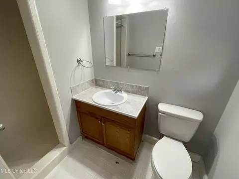 Bath - 1307 Springdale Dr, Jackson, MS 39211 photo 2 of 2