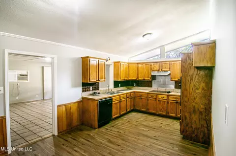 Kitchen - 1307 Springdale Dr, Jackson, MS 39211 photo 3 of 3