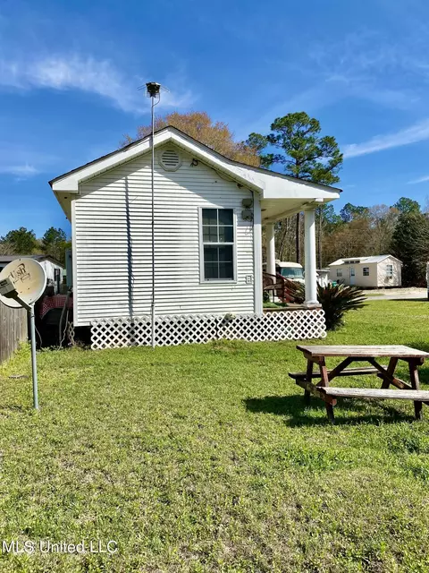 19 Easy St, Picayune, MS 39466 photo 3