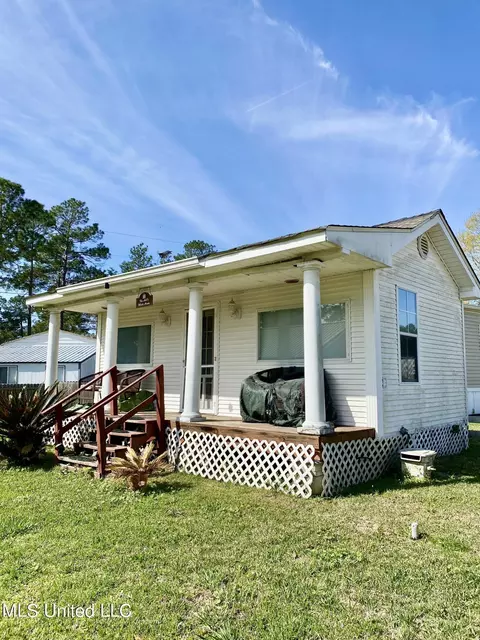 19 Easy St, Picayune, MS 39466 photo 2