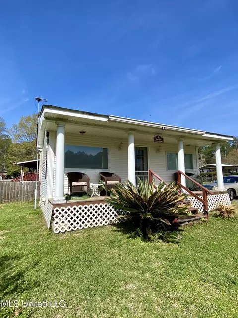 19 Easy St, Picayune, MS 39466