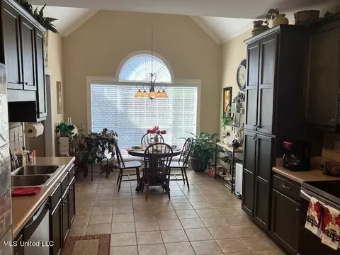 Dining - 1263 Heritage Dr, Hernando, MS 38632 photo 3 of 4