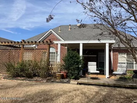 Exterior - 1263 Heritage Dr, Hernando, MS 38632 photo 2 of 4