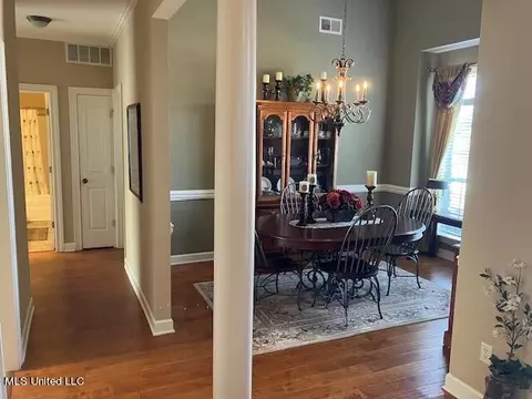 Dining - 1263 Heritage Dr, Hernando, MS 38632 photo 1 of 4