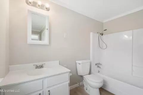 Bath - 83 Cajun Hill Rd, Coldwater, MS 38618 photo 1 of 2