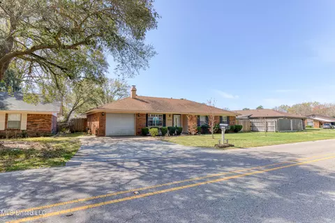 Exterior - 1835 Brasher Rd, Biloxi, MS 39532 photo 3 of 5