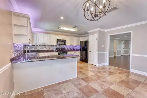 Kitchen - 1835 Brasher Rd, Biloxi, MS 39532 photo 2 of 5