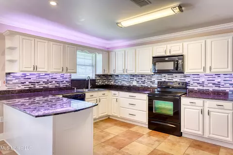 Kitchen - 1835 Brasher Rd, Biloxi, MS 39532 photo 3 of 5