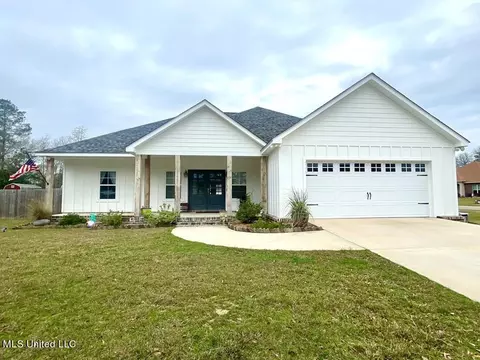 7036 Chinquapin Ct, Picayune, MS 39466