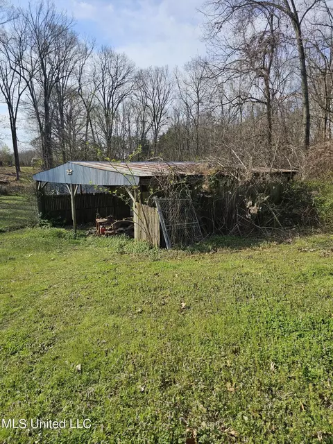 Exterior - 1821 Star Landing Rd, Nesbit, MS 38651 photo 9 of 13