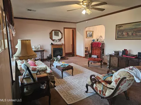 Living - 1821 Star Landing Rd, Nesbit, MS 38651 photo 1 of 7