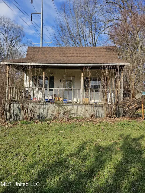 Exterior - 1821 Star Landing Rd, Nesbit, MS 38651 photo 8 of 13