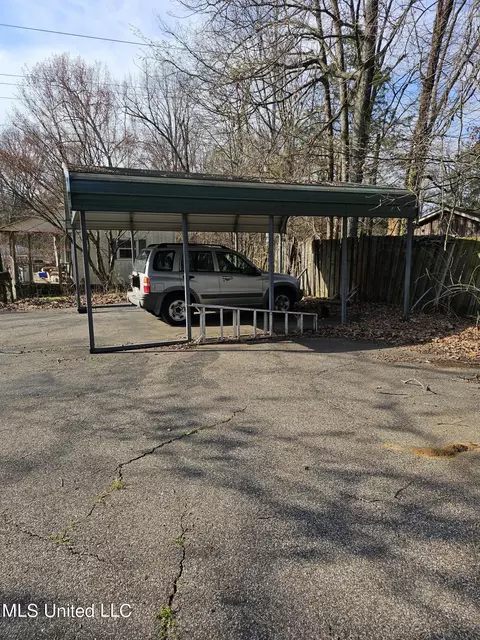 Exterior - 1821 Star Landing Rd, Nesbit, MS 38651 photo 7 of 13