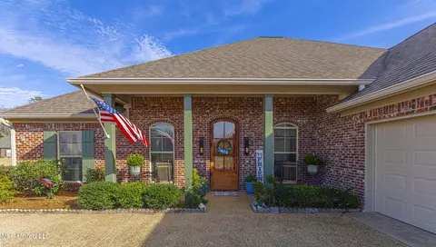 Exterior - 421 Rolling Hills Cir, Brandon, MS 39042 photo 2 of 7