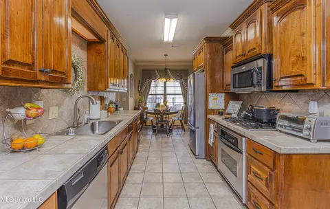 Kitchen - 421 Rolling Hills Cir, Brandon, MS 39042 photo 1 of 4
