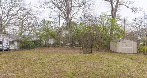 Exterior - 1230 Saint Ann St, Jackson, MS 39202 photo 5 of 15