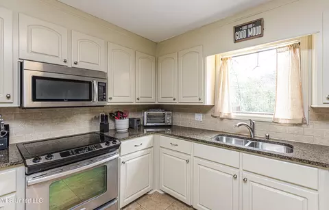 Kitchen - 1230 Saint Ann St, Jackson, MS 39202 photo 1 of 6