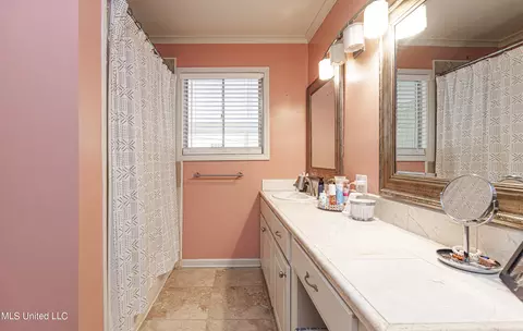 Bath - 1230 Saint Ann St, Jackson, MS 39202 photo 1 of 6