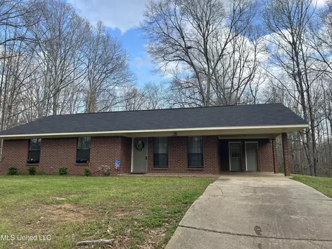 1301 Betigheimer Rd, Edwards, MS 39066