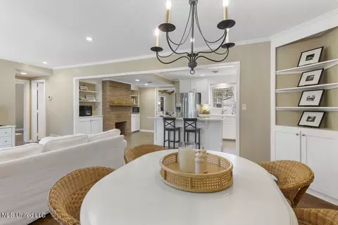 Dining - 1515 Devine St, Jackson, MS 39202 photo 2 of 2