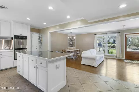 Kitchen - 1515 Devine St, Jackson, MS 39202 photo 5 of 7