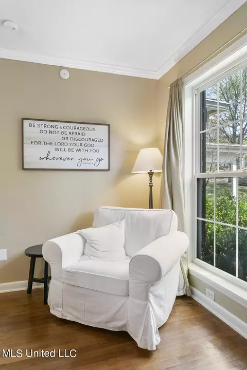 Living - 1515 Devine St, Jackson, MS 39202 photo 6 of 6