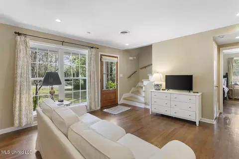 Bedroom - 1515 Devine St, Jackson, MS 39202 photo 1 of 6