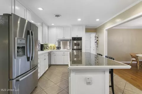 Kitchen - 1515 Devine St, Jackson, MS 39202 photo 4 of 7