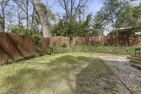 Exterior - 1515 Devine St, Jackson, MS 39202 photo 7 of 8