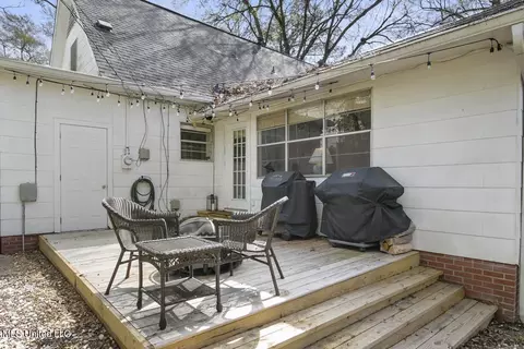 Exterior - 1515 Devine St, Jackson, MS 39202 photo 6 of 8