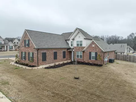 Exterior - 6920 S Sunrise Loop, Olive Branch, MS 38654 photo 2 of 15