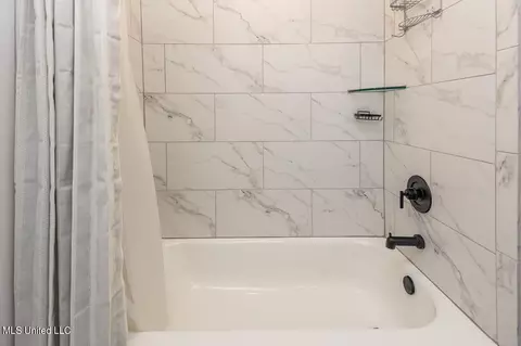 Bath - 6920 S Sunrise Loop, Olive Branch, MS 38654 photo 5 of 6