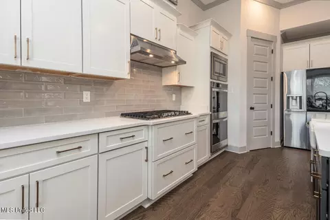 Kitchen - 6920 S Sunrise Loop, Olive Branch, MS 38654 photo 3 of 4