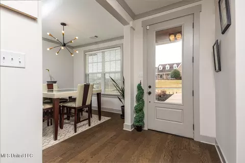 Dining - 6920 S Sunrise Loop, Olive Branch, MS 38654 photo 1 of 2