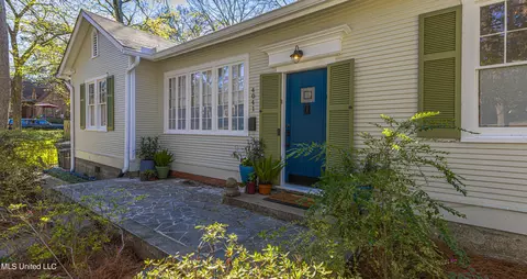 Exterior - 4041 Pine Hill Dr, Jackson, MS 39206 photo 4 of 17