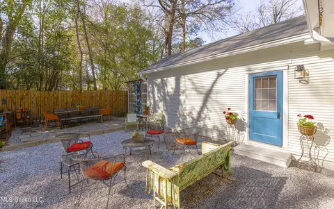 Exterior - 4041 Pine Hill Dr, Jackson, MS 39206 photo 11 of 17