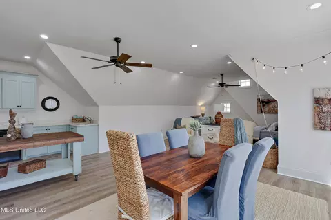 Dining - 174 Fallen Oaks Dr, Brandon, MS 39047 photo 6 of 7