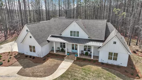Exterior - 174 Fallen Oaks Dr, Brandon, MS 39047 photo 17 of 23