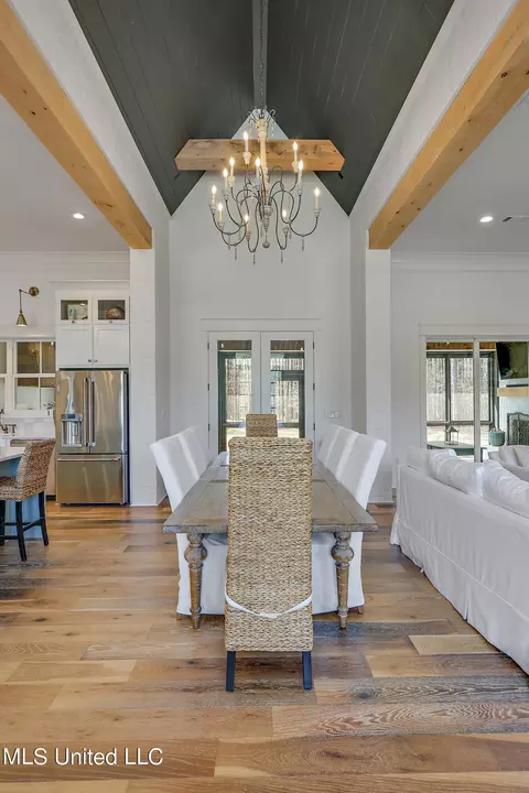 Dining - 174 Fallen Oaks Dr, Brandon, MS 39047 photo 2 of 7