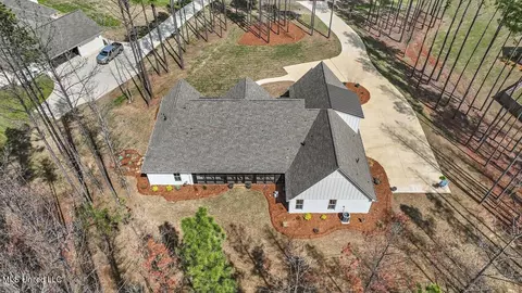 Exterior - 174 Fallen Oaks Dr, Brandon, MS 39047 photo 22 of 23